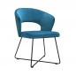 Mobile Preview: Sessel mit blauem Bezug.