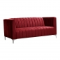 Preview: Sofa mit rotem Bezug.