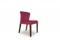 Preview: Stuhl mit roten Bezug.