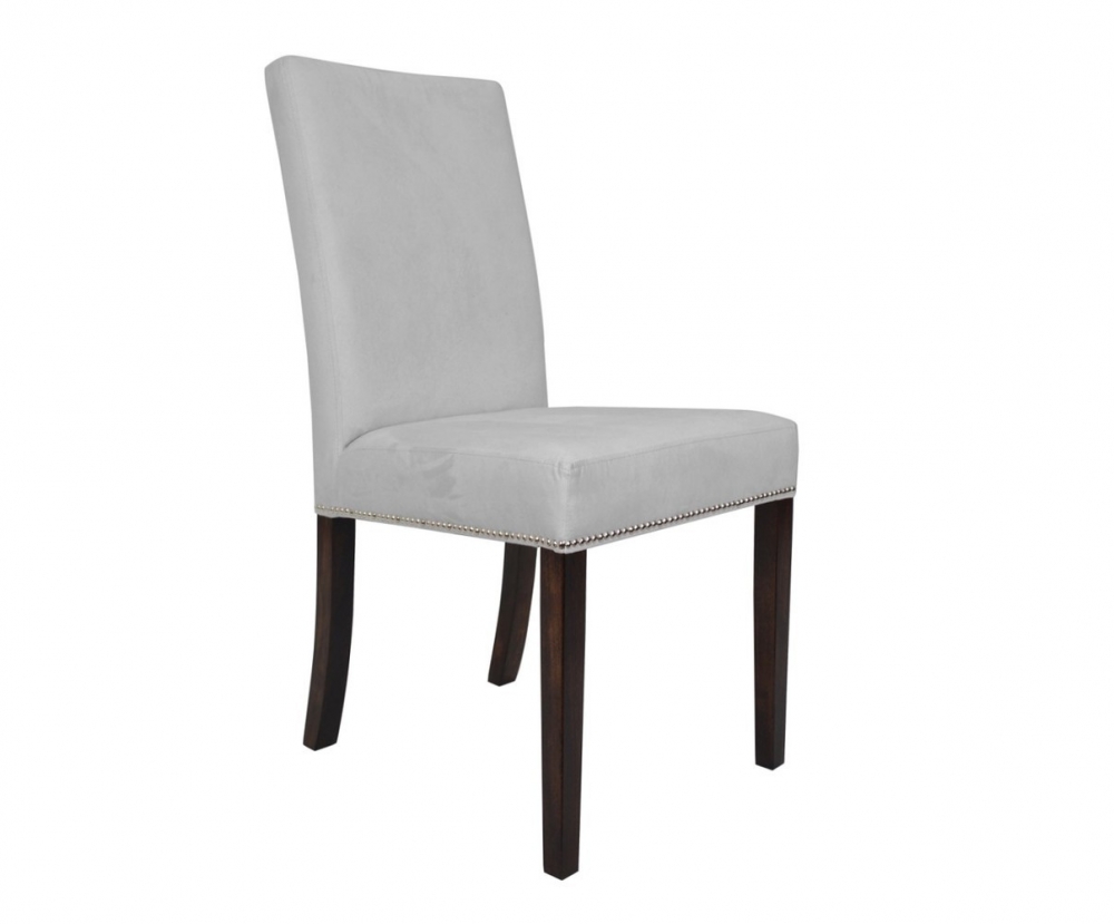 Stuhl seitlich mit weißem Bezug und dicker Sitzfläche.